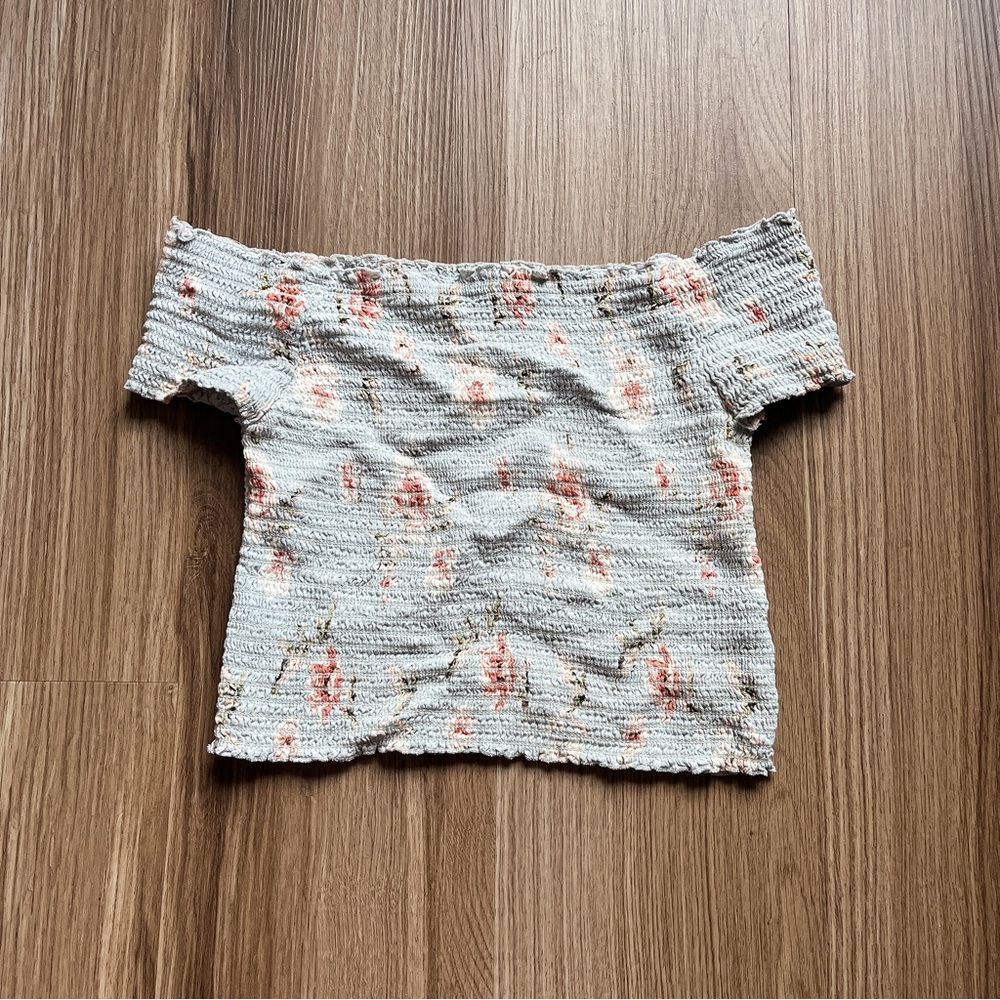 KENDALL + KYLIE Shirred Off-Shoulder Crop Top in Baby Blue Floral in M